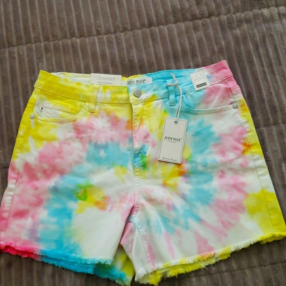 Judy blue shorts large